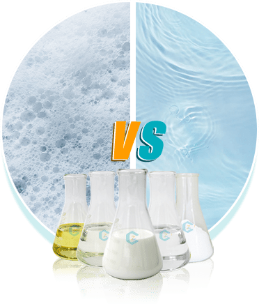 泡沫水体与消泡后的清澈水面对比